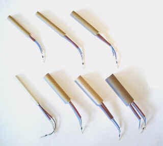 03190018arr.jpg (33838 byte)